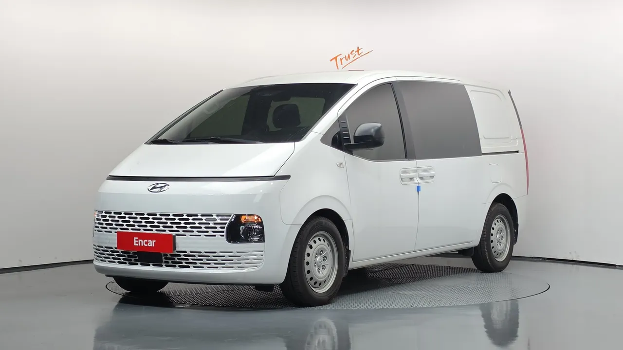 2023 Hyundai Staria Cargo 5-Seater