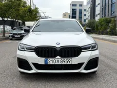 2023 BMW 5-Series 530i xDrive M Sport Package — фото 3