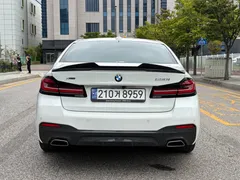 2023 BMW 5-Series 530i xDrive M Sport Package — фото 4
