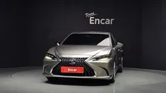 2022 Lexus ES Executive — фото 3