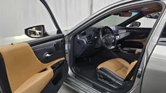 2022 Lexus ES Executive — фото 10