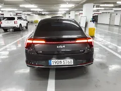 2023 Kia K8 Signature, серый — фото 4