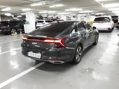 2023 Kia K8 Signature, серый — фото 18
