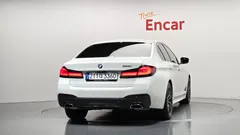2023 BMW 5-Series 520i M Sport — фото 4