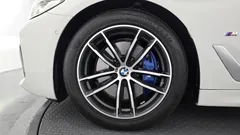 2023 BMW 5-Series 520i M Sport — фото 5