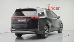 2023 Kia Carnival Diesel 9-Seater Prestige — фото 2