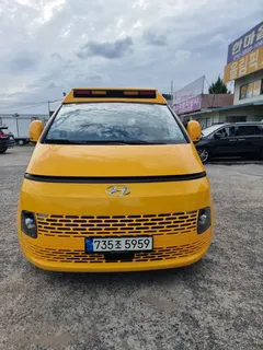 2022 Hyundai Staria L3.5 Kinder Safety Car — фото 12