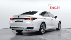 2023 Lexus ES Luxury Plus, белый — фото 2