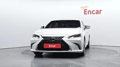 2023 Lexus ES Luxury Plus, белый — фото 3