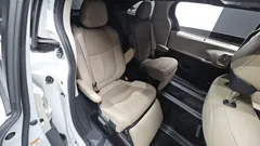 2022 Toyota Sienna 2.5 Hybrid 2WD, белый — фото 11
