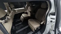 2022 Toyota Sienna 2.5 Hybrid 2WD, белый — фото 12