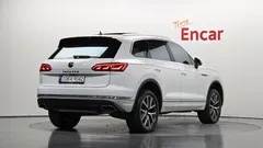 2023 Volkswagen Touareg 3.0 TDI Prestige — фото 2
