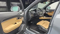 2023 Volvo XC90 T8 Ultimate Bright Hybrid — фото 10