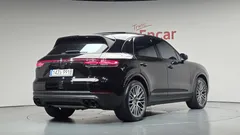 2022 Porsche Cayenne 3.0 PLATINUM EDITION — фото 2