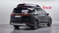 2023 Kia Carnival Diesel 7-Seater Hi-Limousine — фото 2