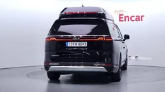 2023 Kia Carnival Diesel 7-Seater Hi-Limousine — фото 4