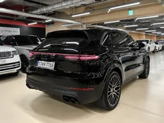 2022 Porsche Cayenne 3.0 — фото 2