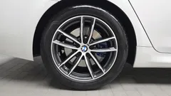 2023 BMW 5-Series 520i M Sport — фото 5