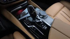 2023 BMW 5-Series 520i M Sport — фото 9