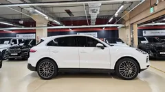 2023 Porsche Cayenne 3.0 — фото 3