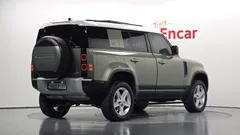 2023 Land Rover Defender 110 D250 SE — фото 2