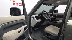 2023 Land Rover Defender 110 D250 SE — фото 10