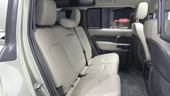 2023 Land Rover Defender 110 D250 SE — фото 12