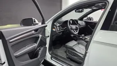 2023 Audi Q5 40 TDI Quattro Premium, белый — фото 10