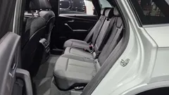 2023 Audi Q5 40 TDI Quattro Premium, белый — фото 11