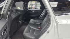 2022 Volvo XC60 B6 R-Design, белый — фото 12