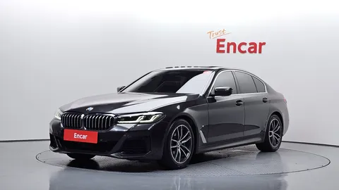 2022 BMW 5-Series 520i M Sport