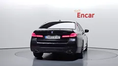 2022 BMW 5-Series 520i M Sport — фото 4