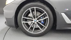 2022 BMW 5-Series 520i M Sport — фото 5