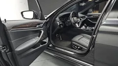 2022 BMW 5-Series 520i M Sport — фото 10