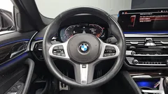2022 BMW 5-Series 520i M Sport — фото 13