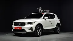 2023 Volvo XC40 B4 Ultimate Bright — фото 1