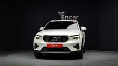 2023 Volvo XC40 B4 Ultimate Bright — фото 3