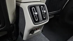 2023 Volvo XC40 B4 Ultimate Bright — фото 18