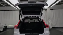 2023 Volvo XC40 B4 Ultimate Bright — фото 20