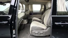 2023 Kia Carnival Gasoline 7-Seater Hi-Limousine — фото 11