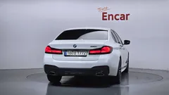 2023 BMW 5-Series 520i M Sport — фото 4
