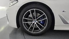 2023 BMW 5-Series 520i M Sport — фото 5