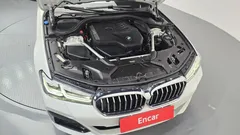 2023 BMW 5-Series 520i M Sport — фото 6