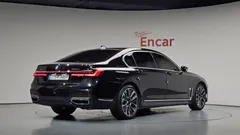 2022 BMW 7-Series 740Li xDrive M Sport Package — фото 2