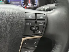 2023 Toyota Crown 2.5 4WD Hybrid, белый — фото 6