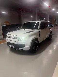 2023 Land Rover Defender 110 D250 SE — фото 10