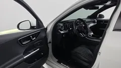 2022 Mercedes-Benz C-Class C300 AMG Line — фото 10