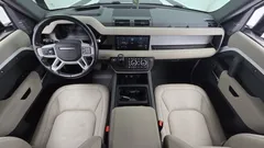 2023 Land Rover Defender 110 D250 SE — фото 7