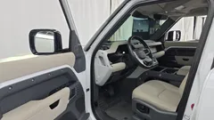 2023 Land Rover Defender 110 D250 SE — фото 10