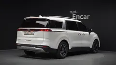 2023 Kia Carnival Diesel 9-Seater Prestige — фото 2